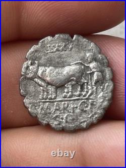 C. MARIUS C. F. CAPITO. Denier serratus