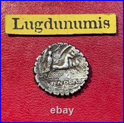 Denier ANTONIA Denier serratus en argent 83-82 avant JC TTB