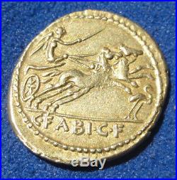 Denier FABIA 102 AV J. C. Exceptionnel argent Republique romaine