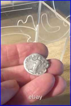 Monnaie Romaine-FAUSTINA II-161/175 ap JC-denier-revers AETERNITAS-argent