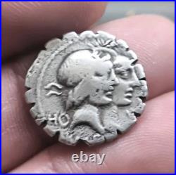 Monnaie Romaine Seratus FUFIA (denier) R2