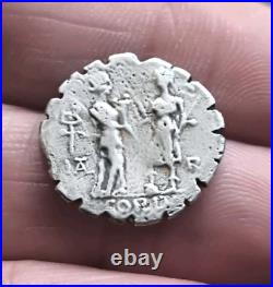 Monnaie Romaine Seratus FUFIA (denier) R2