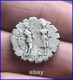 Monnaie Romaine Seratus FUFIA (denier) R2