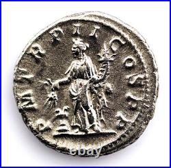 Rome Empire Macrino. Denier 217-218 D. C. EBC XF Argent 3,5 G. Rare
