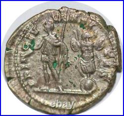 S3965 Denier child Geta as Caesar 199-202 AD. Draped bust tenant un sceptre